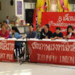Thailand: Proteste ohne politische Repräsentation. Entlassene Triumph-Arbeiterinnen besetzen das Arbeitsministerium in Bangkok, 2006 © Oliver Pye