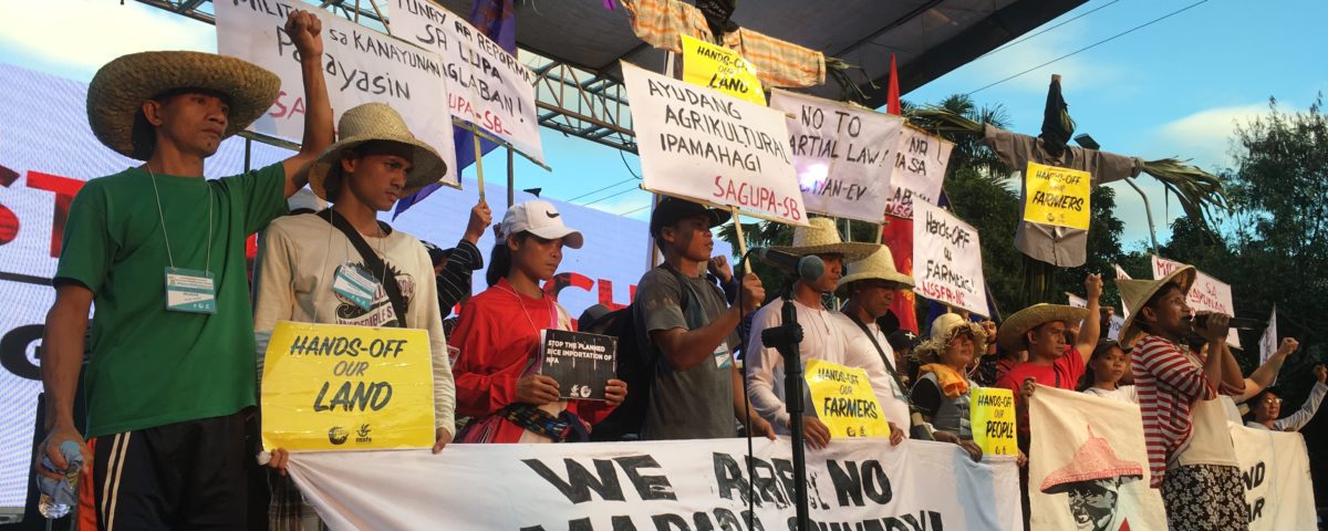 Philippinen, Farmer protestieren gegen Marcos, Kriegsrecht und Menschenrechtsverletzungen© Monika E. Schoop