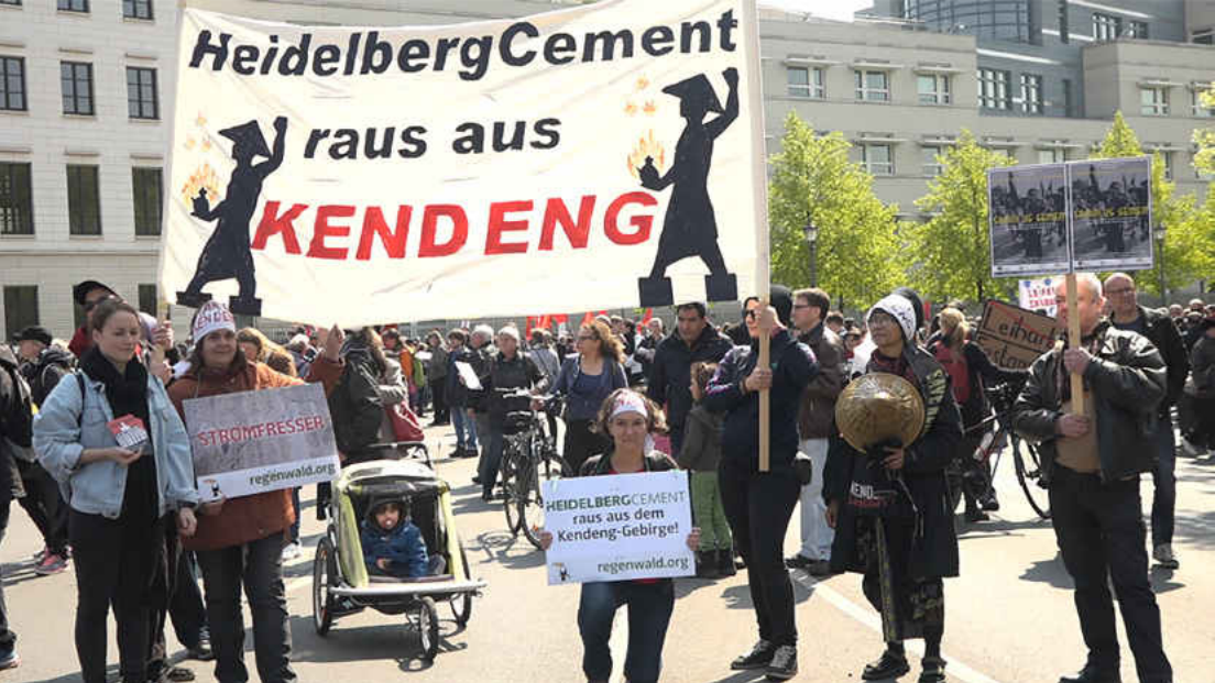 Deutschland.berlin.demo.1mai.kendeng