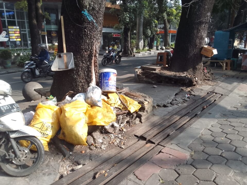 Indonesien, Bandung, Plastikmüll