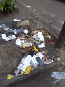 Indonesien, Bandung, Plastikmüll